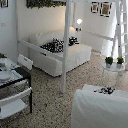Apartment Anacreonte 7 *
