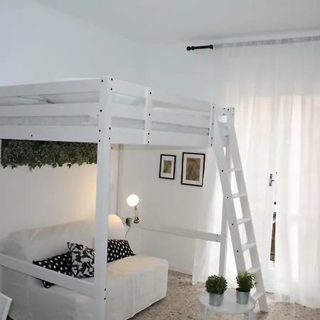 Anacreonte 7 * Milan