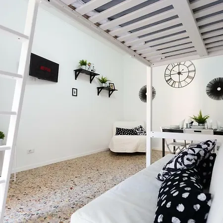 Anacreonte 7 Apartment *
