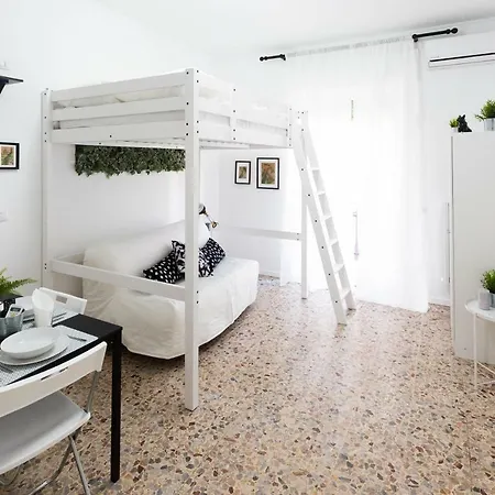 Anacreonte 7 Apartment Milan