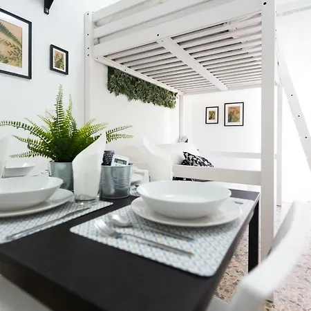 Apartment Anacreonte 7 Milan