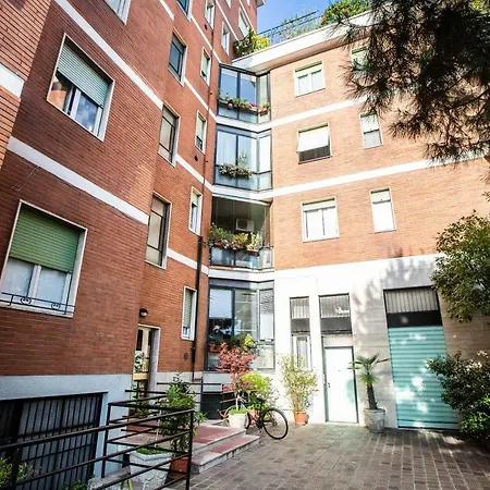 Anacreonte 7 Milano